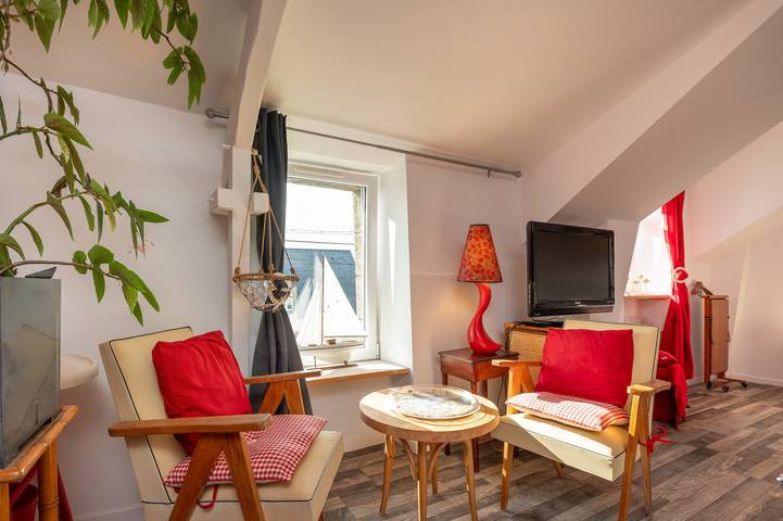 Hel studio-lejlighed, Studio Apartment 'Dans Maison Proche Gare' with Shared Terrace, Shared Garden and Wi-Fi in Brech, Côte des Mégalithes