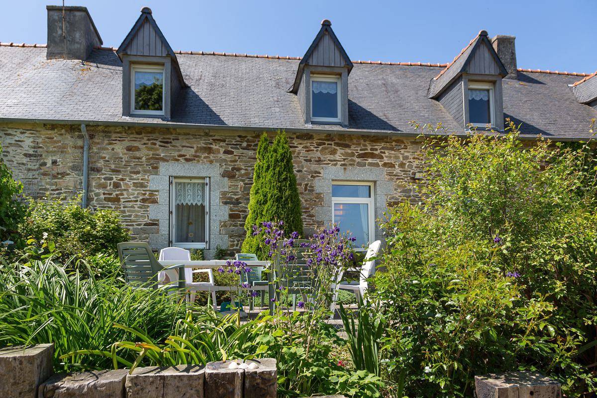 Le Vieux Chêne in Pleudaniel, Rosa Granitküste