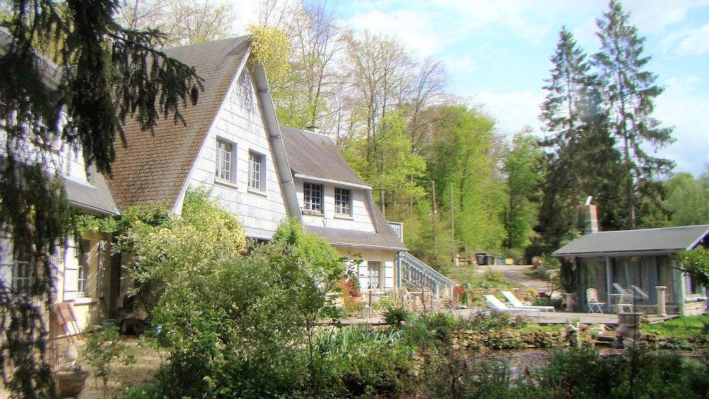 Le Jardin de Saint Jean - Chambre Acacia in Saint-Jean-aux-Bois, Oise