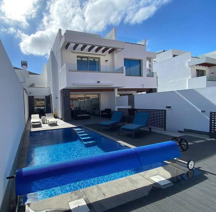 Chalet para 8 personas, con Balcón además de Terraza y Piscina en Los Cristianos