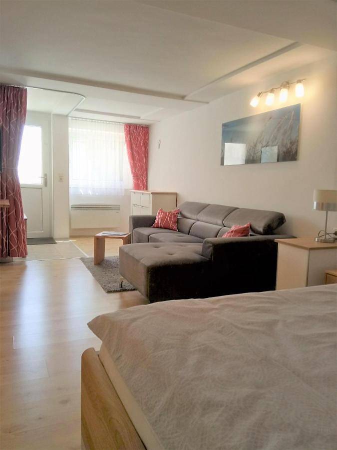 Gîte pour 2 personnes, avec jardin ainsi que terrasse et piscine à Illmitz - 4