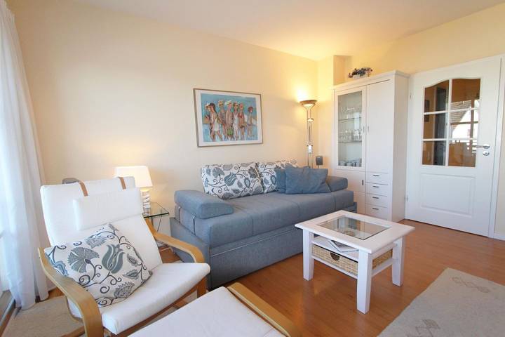 Ganze Wohnung, Helles Ein-Zimmer-Appartement mit eigenem Balkon in strandnaher Lage in Wenningstedt, Sylt