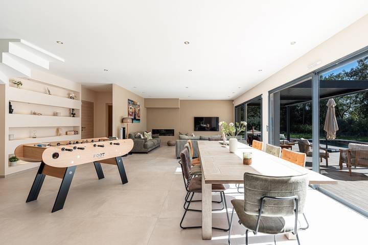 Location de vacances pour 8 personnes, avec jardin et terrasse à Roquefort-les-Pins - 4