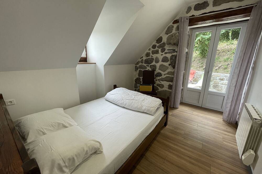 Maison au coeur des Volcans d'Auvergne in Laveissière, Regionaler Naturpark Volcans d'Auvergne