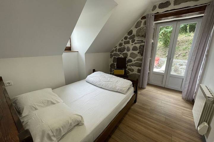 Maison au coeur des Volcans d'Auvergne in Laveissière, Regionaler Naturpark Volcans d'Auvergne
