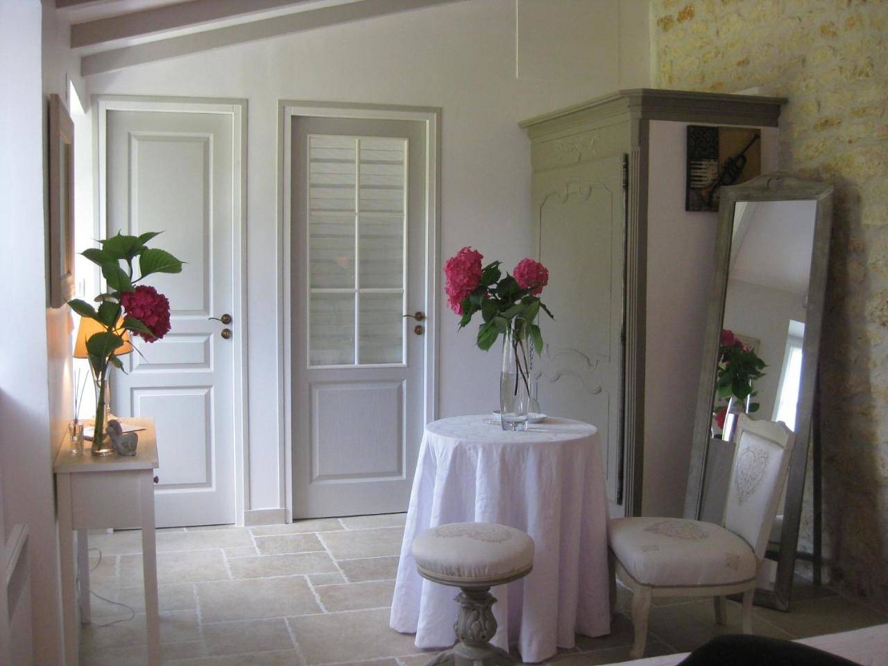 Superior Double Room "Melodie" in Trizay, Région de Saintes