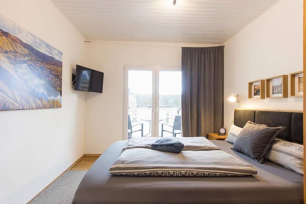 Ganze Wohnung, Kleines gemütliches Studio 1. in Moselnähe - Moselstudio Rosenburgblick in Zeltingen-Rachtig, Bernkastel-Kues & Umgebung