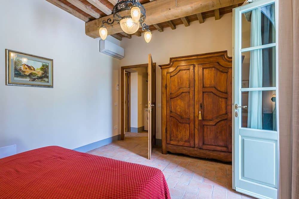 Apartamento entero, Precioso apartamento para 4 personas con A/C, Wifi, piscina, Tv, patio y mascotas permitida in Castiglioncello, Costa Etrusca