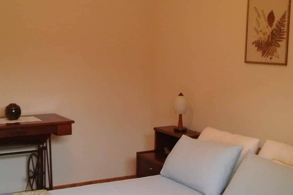 Charmante mediterrane Hütte in der Nähe des Strandes und in der Nähe des Flughafens und des Hafens in Artemida, Regionalbezirk Ostattika