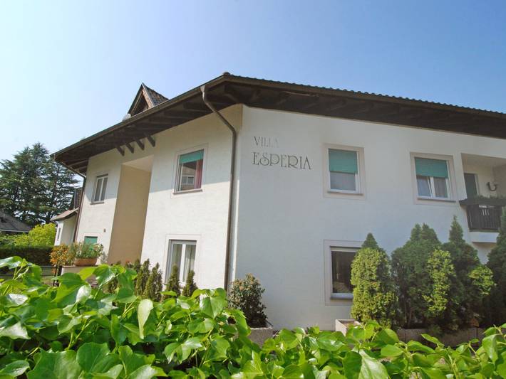 Ferienwohnung für 6 Personen, mit Balkon und Garten in Meran