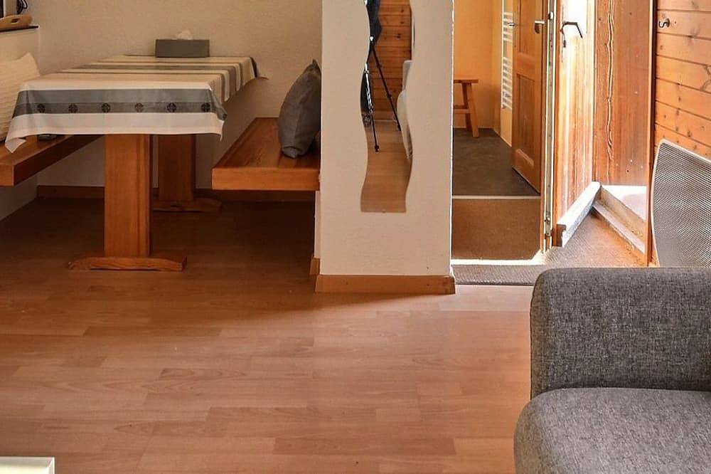 Ganze Wohnung, Komfortables Studio für 2 Personen, Wohnzimmer mit 2 Betten, Kochnische mit Geschirrspüler, Dusche-W in Grimentz, Anniviers