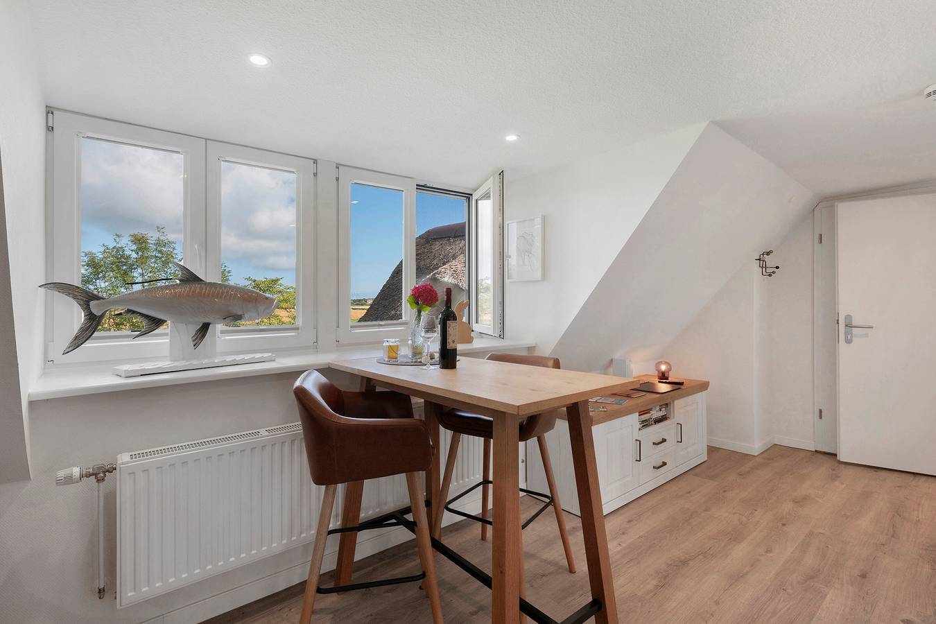 Ganze Wohnung, Ferienwohnung 'Ronnie Woodward' mit gemeinsamer Terrasse, Gemeinschaftsgarten und Wlan in Pellworm, Nordseeküste