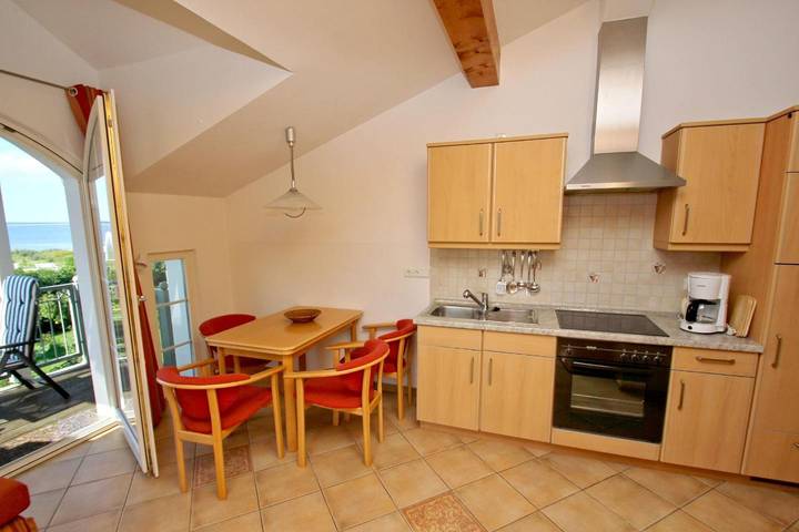 Ganze Wohnung, Direkt hinter der Düne, mit Balkon und Meerblick - Strandvilla Böck FeWo 13 in Hauptstrand Glowe, Glowe