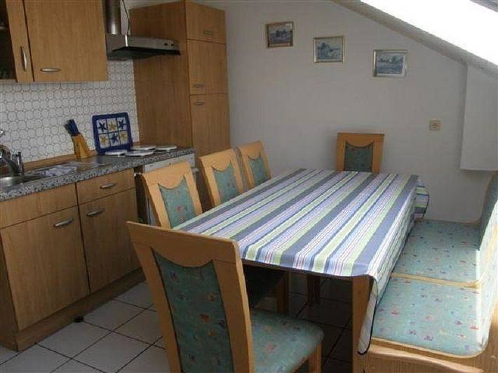 Apartamento vacacional entero, Apartamento de vacaciones para 6 personas con jardín in Usingen, Hochtaunuskreis