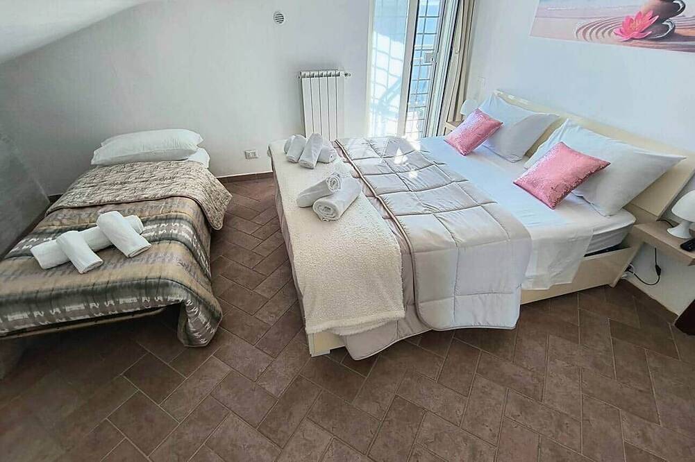 Entire apartment, To complete in Anguillara Sabazia, Lake Bracciano