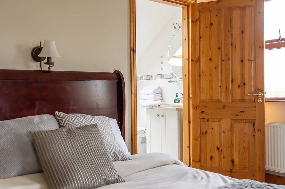 Luxury 7 Bed Golf Home within walking distance of town, beach and golf course in Lahinch, County Clare