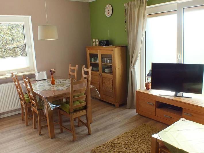 Ferienwohnung für 4 Personen, mit Terrasse und Garten sowie Ausblick in Oesterdeichstrich