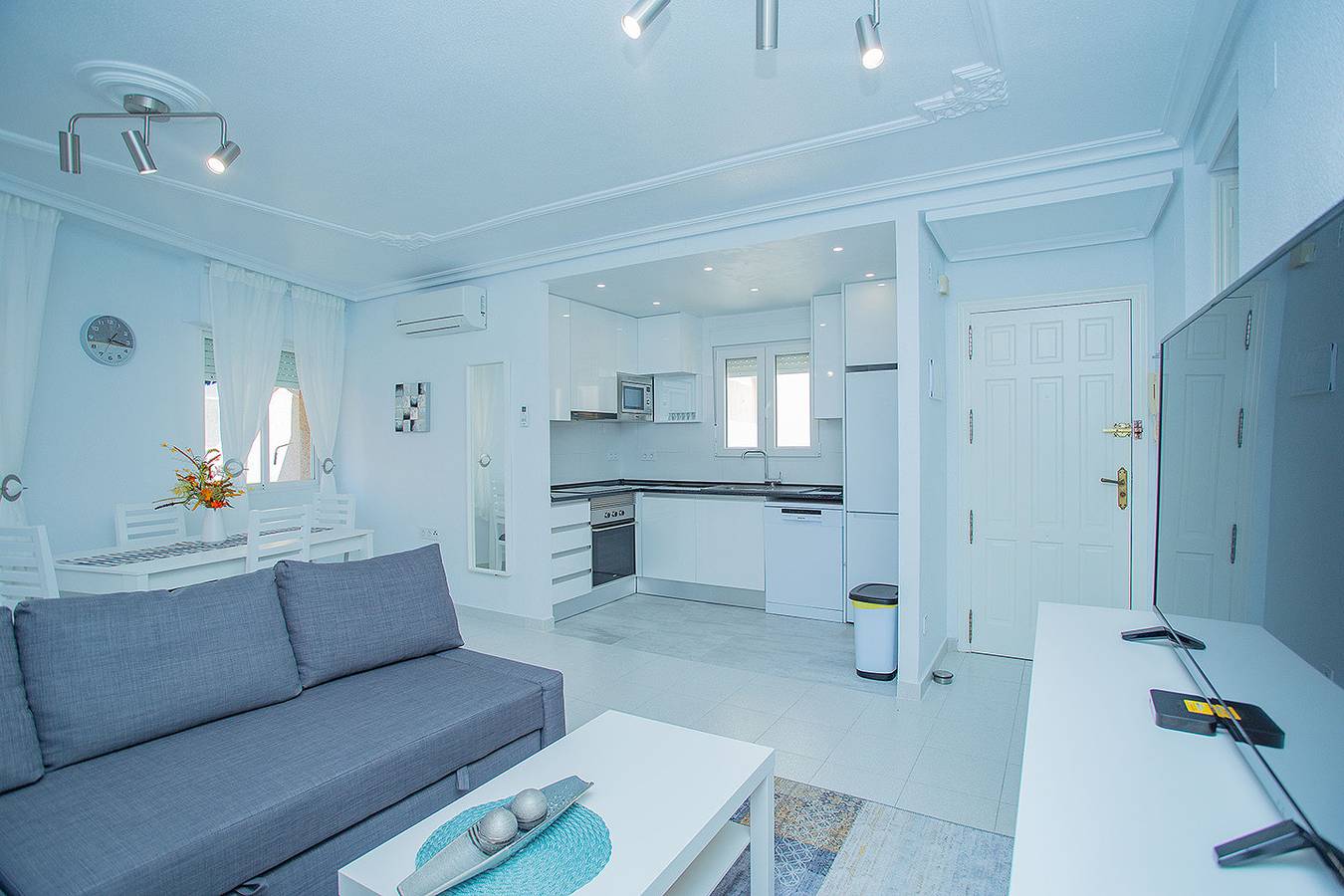 Entire apartment, 050 La Mata Holiday - Alicante Holiday in Torrevieja, Costa Blanca