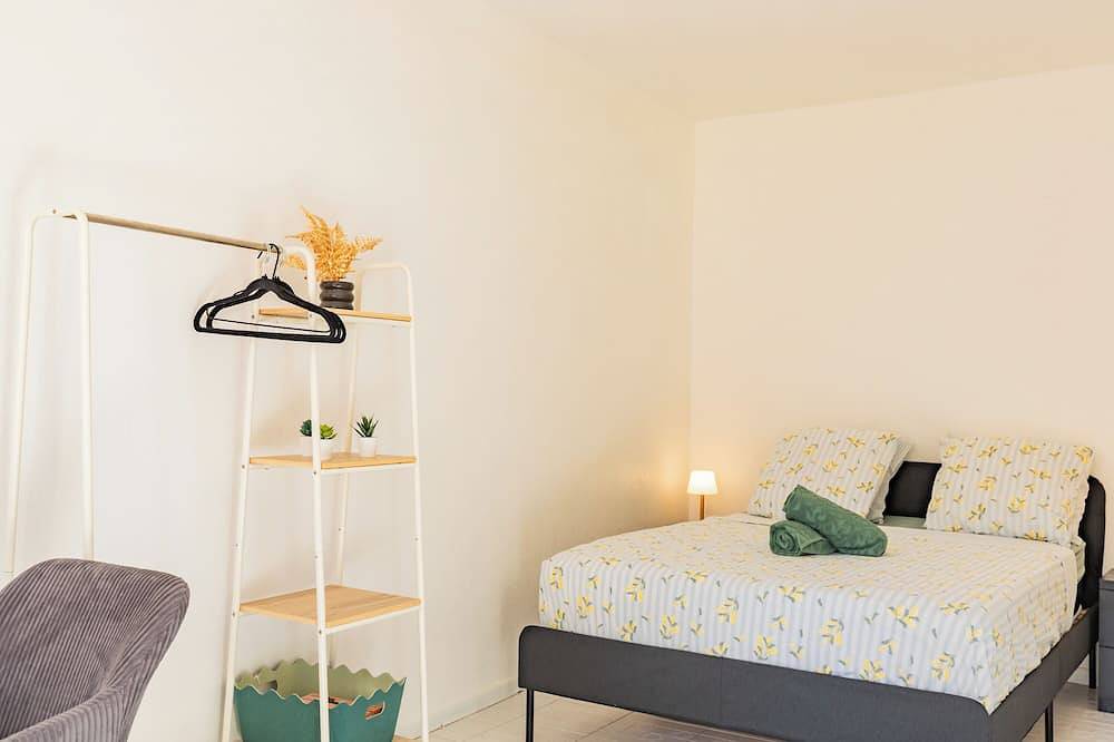 Appartement entier, Studio 2 en Centre-Ville Climatisé wifi canal+ in Bédarieux, Région de Béziers