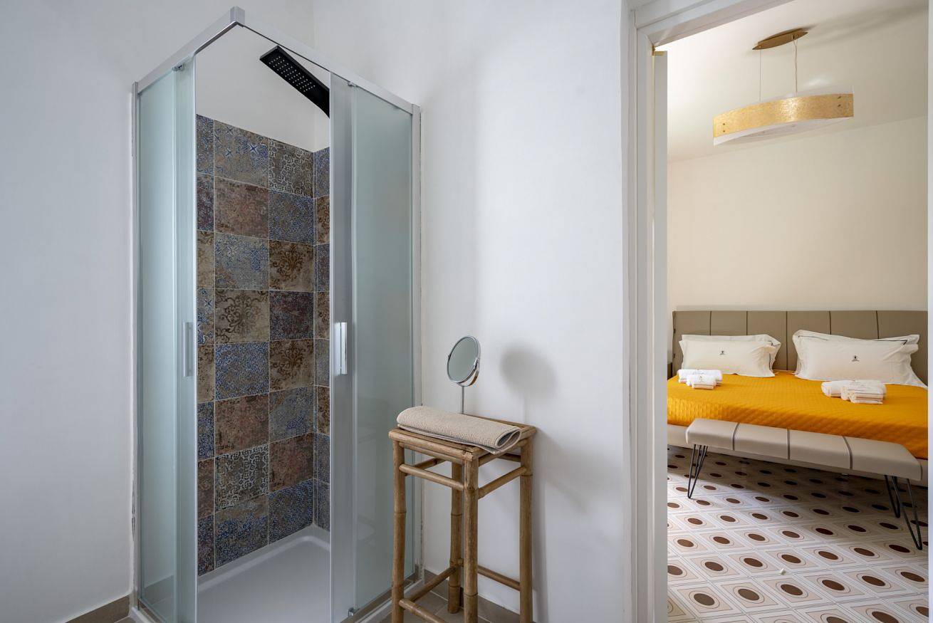 Appartamento intero, Guesthost - Borgo Lucia: Camelia Room in Fasano, Salento