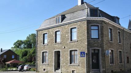 Location de vacances pour 9 personnes, avec sauna et jardin à Bastogne