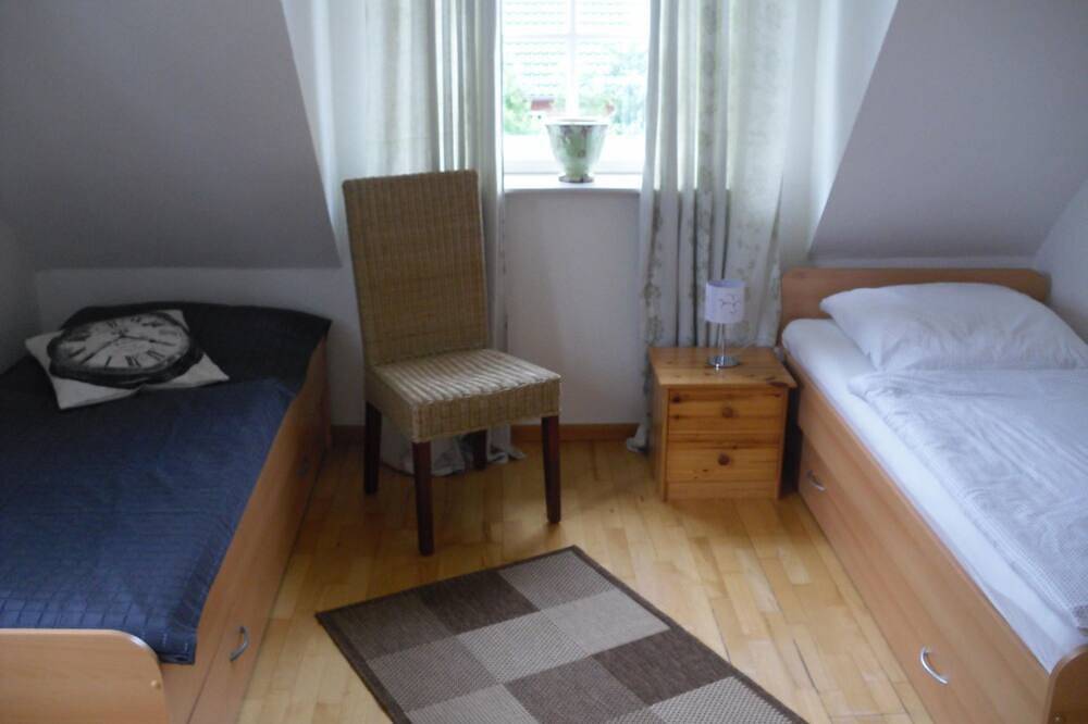 Ganze Wohnung, Modernisierte Ferienwohnung mit Balkon in Schuby, Schleswig & Umgebung