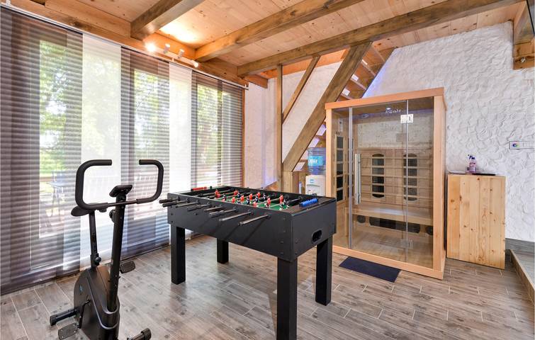 Geräumige Ferienwohnung mit WLAN, Pool, Terrasse und Parkplatz in Zagreb und Umgebung