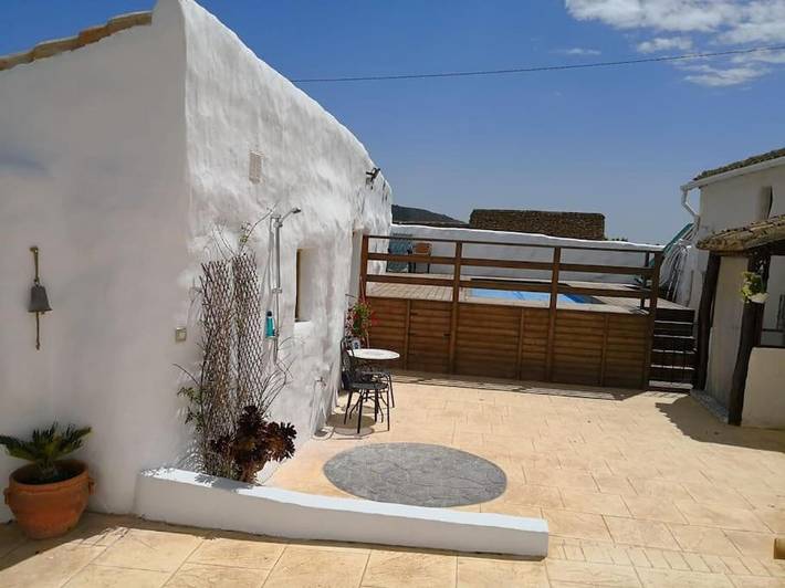 Appartamento per 2 persone, con Idromassaggio e Terrazza nonché Giardino e Piscina a Oria (Andalucía)