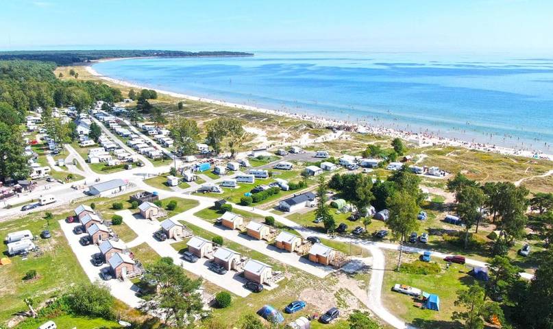 Ferienpark für 4 Personen, mit Terrasse und Whirlpool sowie Garten und Pool in Gotland