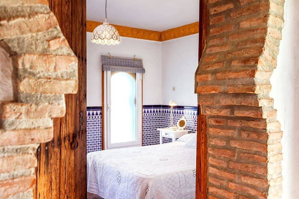 Beautiful Penthouse with Jacuzzi and views of Lake La Viñuela in Alcaucín, Málaga Province