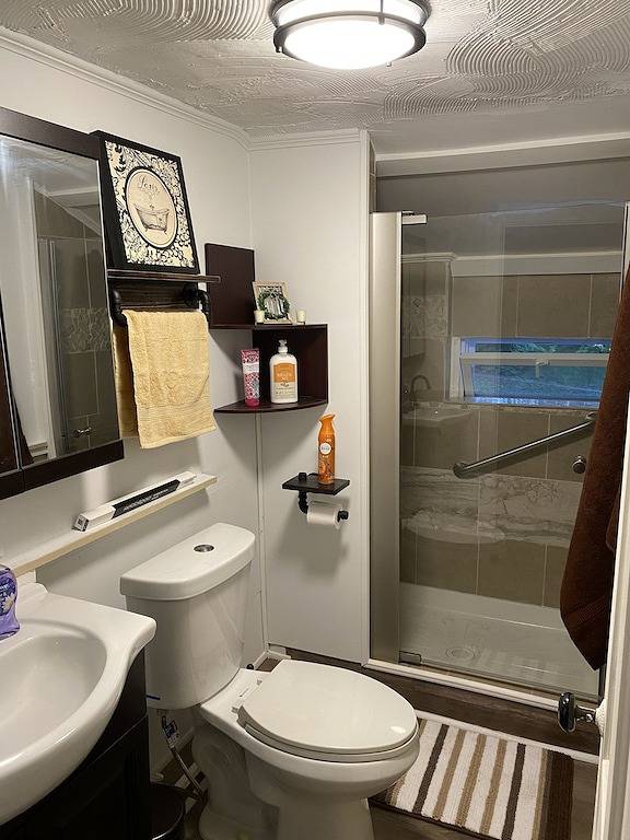 Vacation rental for 6 people, with yard in Cayuga Lake