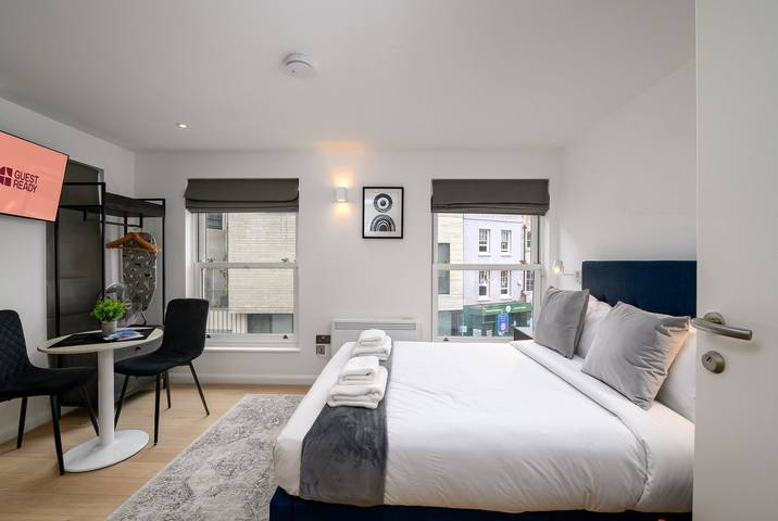 Apartment for 2 people, with pets in Greenwich