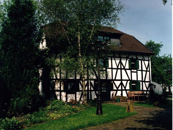 Ferienwohnung für 3 Personen, mit Balkon und Terrasse sowie Garten in Windecker-Ländchen
