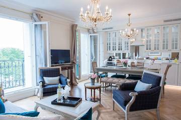 Gîte pour 6 personnes, avec balcon dans Theatre De La Tour