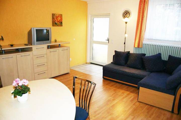 Ganze Wohnung, Gemütliches Urlaubsdomizil in zentraler aber ruhiger Lage - Haus Bauer Ferienwohnung 2 mit Wlan; Parkplatz vorhanden in Wasserburg (Bodensee), Bayerisch Schwaben