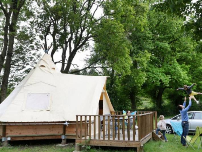 Camping pour 4 personnes dans l' Ain - 2