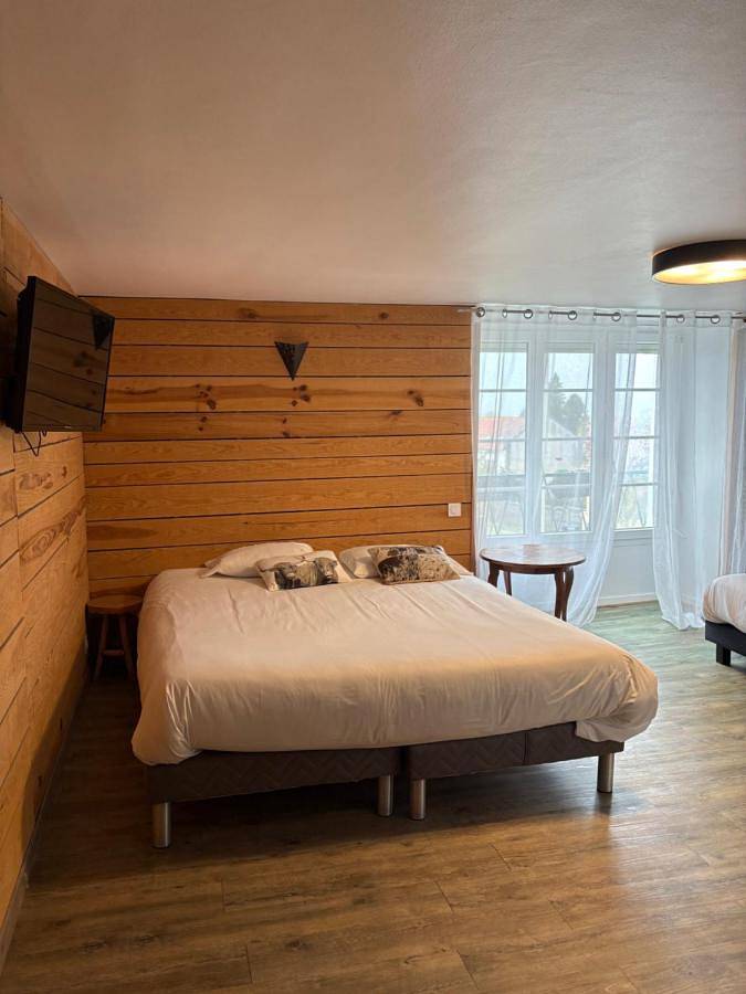 Hôtel pour 20 personnes, avec sauna et jacuzzi à Saint-Michel-Mont-Mercure - 2