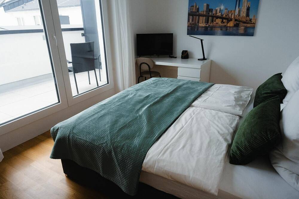 Ganze Wohnung, Myskyline - für 6 Personen, Dachterrasse, Balkon, Garage, Bettwäsche inkl. in Offenbach am Main, Offenbach