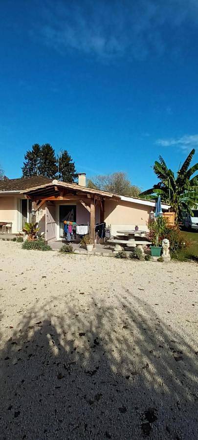 Location de vacances pour 4 personnes, avec Terrasse ainsi que Jardin et Vue à Saint-Avit-Saint-Nazaire