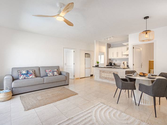 Location de vacances pour 6 personnes, avec jardin et vue ainsi que piscine et terrasse à Callao Salvaje - 4