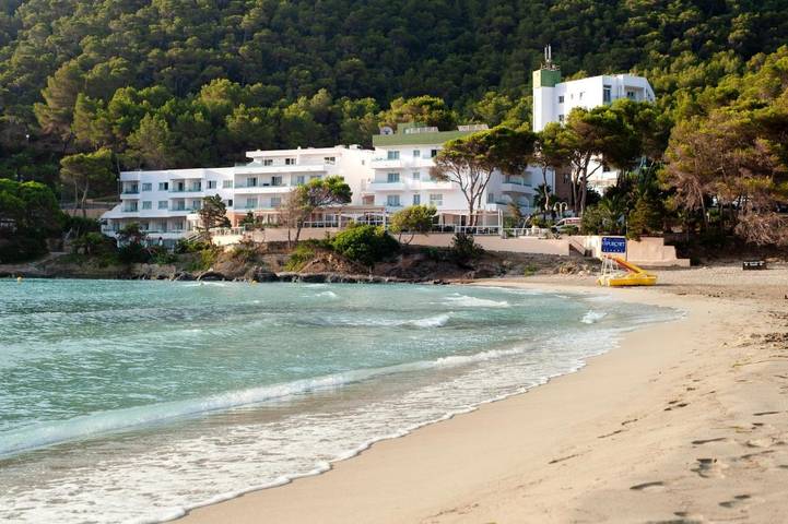 Appartement voor 3 personen, with Terras and Tuin as well as Kinderzwembad and Zwembad in Cala Llonga