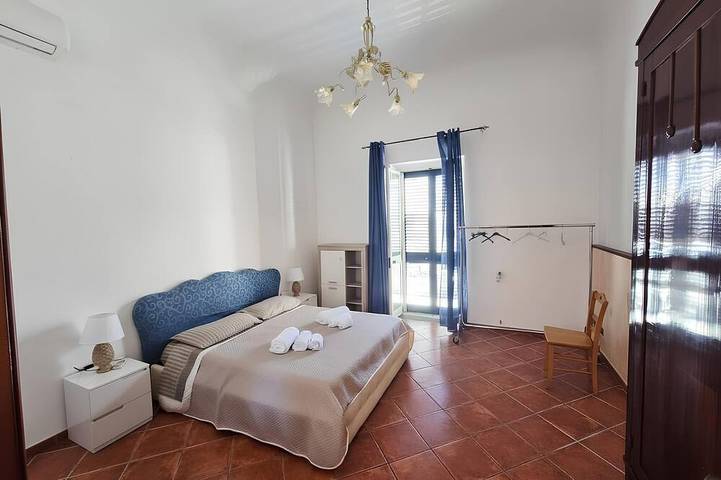 Location de vacances pour 5 personnes, animaux acceptés à Torre Faro