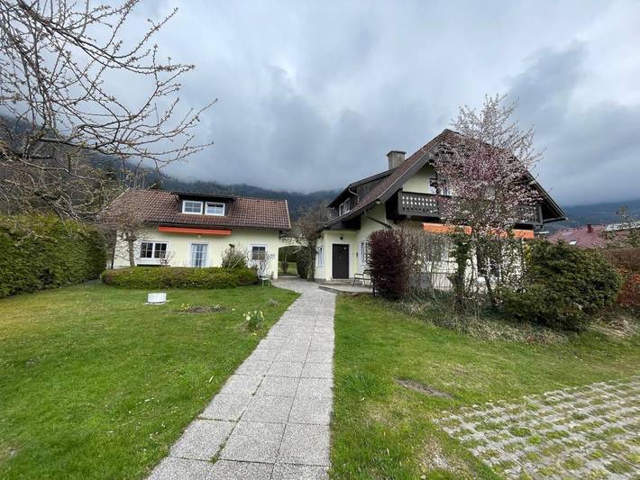 Ferienwohnung für 8 Personen, mit Balkon und Ausblick sowie Garten und Seeblick - 1