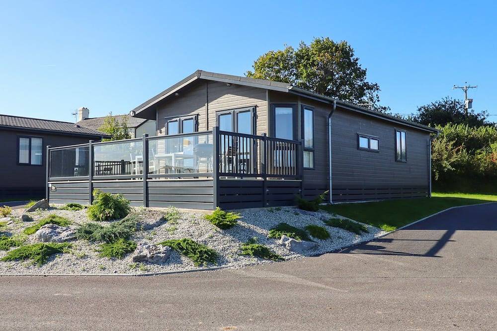 Ash Lodge, pet friendly, country holiday cottage in Newton Abbot in Newton Abbot, Devon