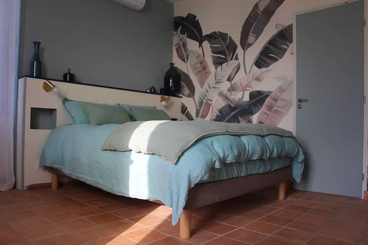 Gîte pour 13 personnes, avec jardin et jacuzzi à Barzan - 4