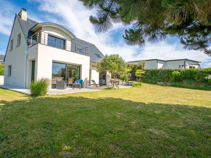 Location de vacances pour 10 personnes, avec Balcon ainsi que Terrasse et Jardin à Plouarzel