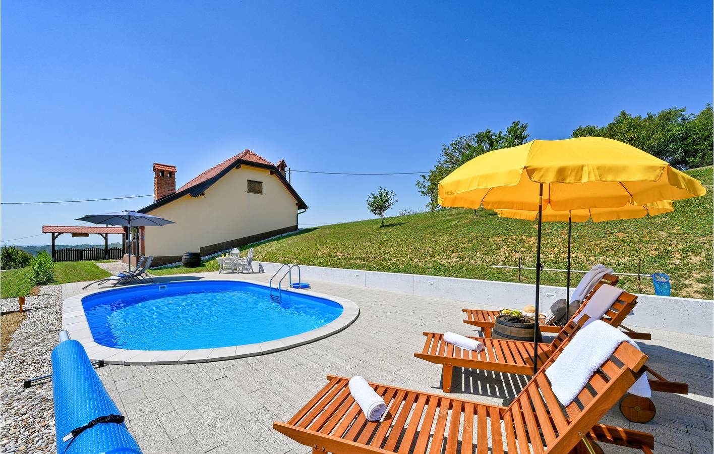 Charmante 2-Zimmer-Wohnung mit Pool, Terrasse und WLAN in Zagreb und Umgebung