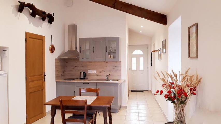 Gîte pour 2 personnes, avec jardin et vue à Melve
