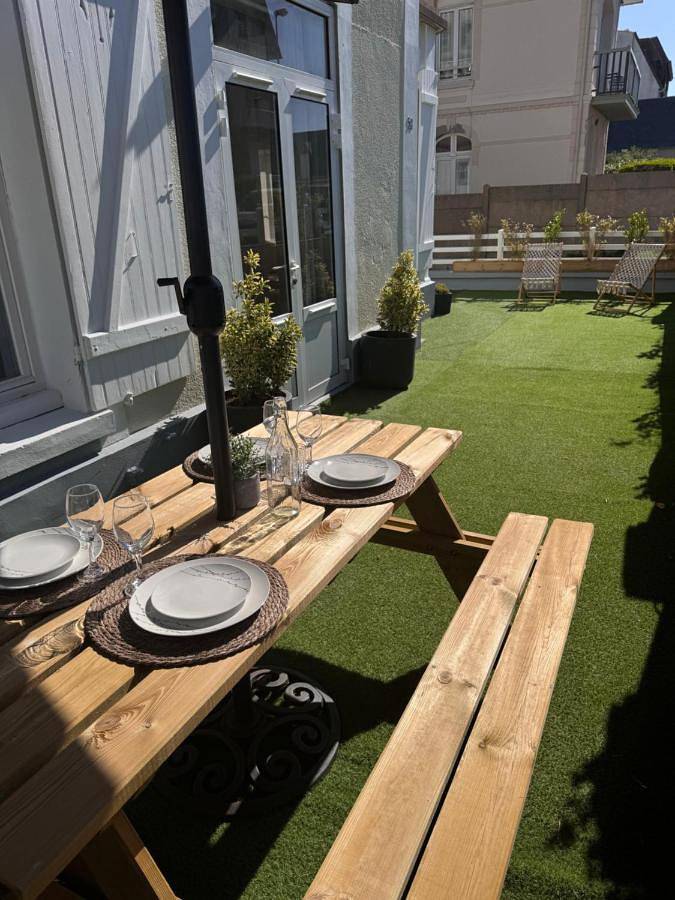 Gîte pour 5 personnes, avec jardin dans Office De Tourisme De Blonville Benerville Tourgeville