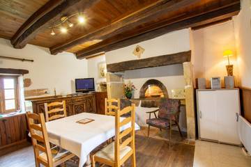 Gîte for 2 People in Hautefort, Périgord Noir, Photo 1